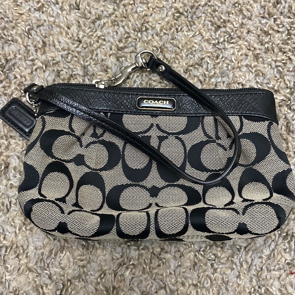 Coach wristlet. Excellent condition